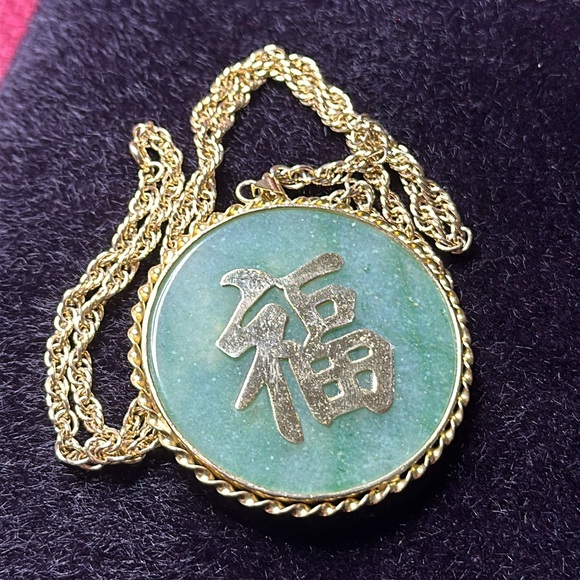Vintage Genuine Large Jadeite Jade Pendant With Gold Frame & 3D Opals and Gems - Picture 8 of 14